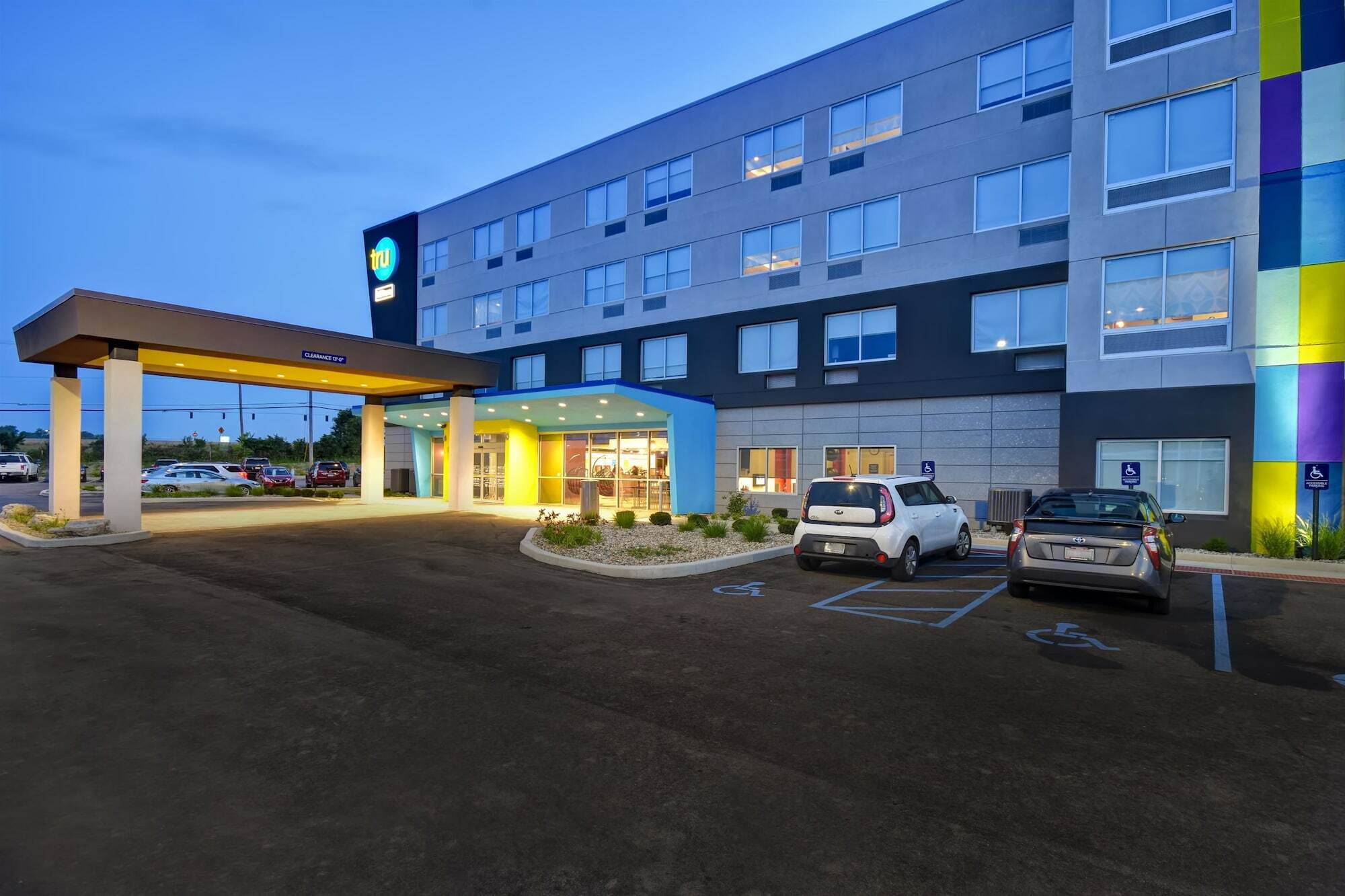 Tru By Hilton Fort Wayne Hotel Exterior photo